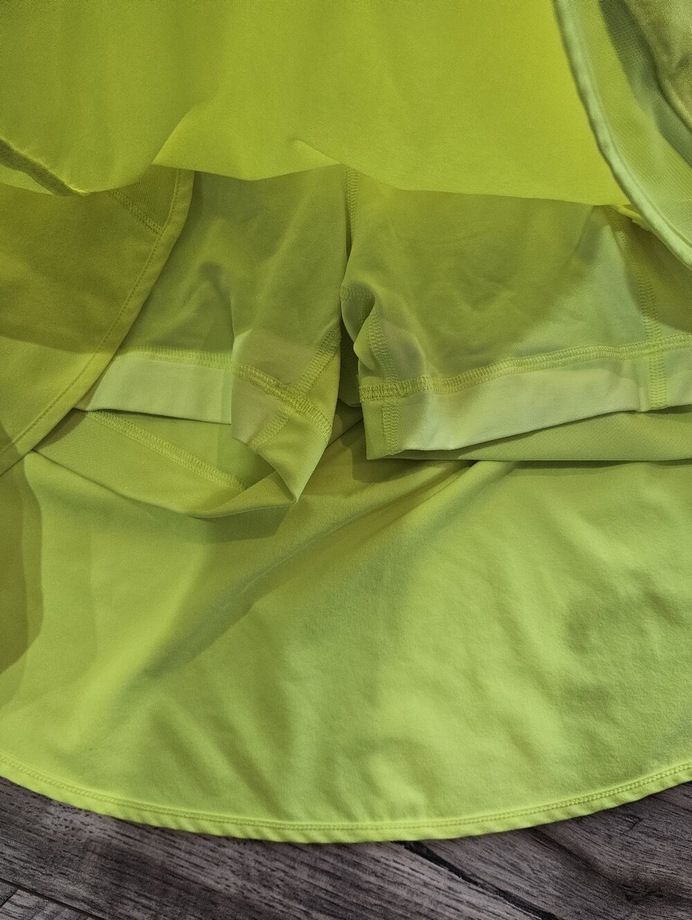Lululemon Hotty Hot High Rise Athletic Skirt Long Highlight Yellow Sz 2 Neon - Picture 3 of 5